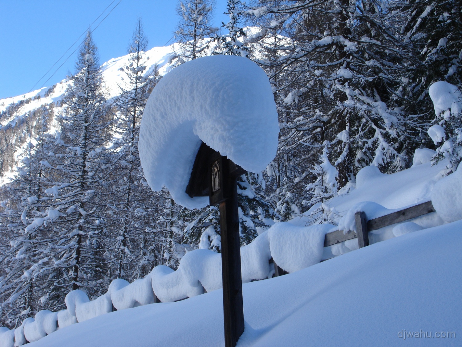 DSC04499-Kreuzweg-Schnee-Weg-20051224.JPG