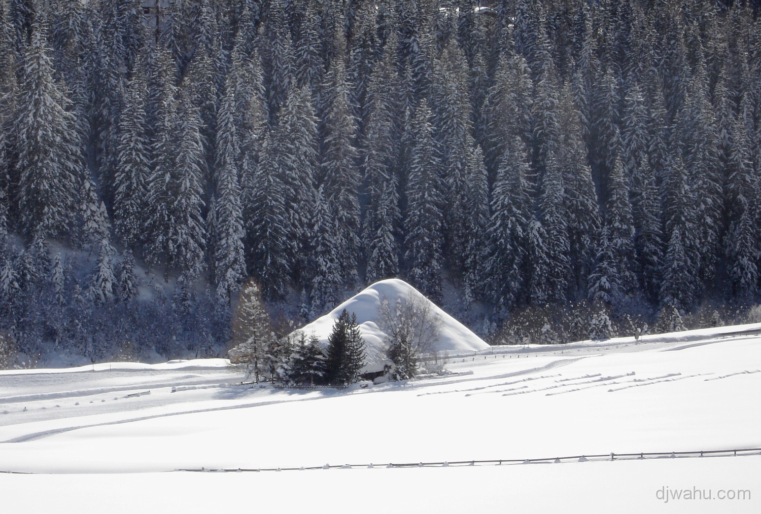 DSC01749-Schotterhaufen-Schnee-20050205.JPG