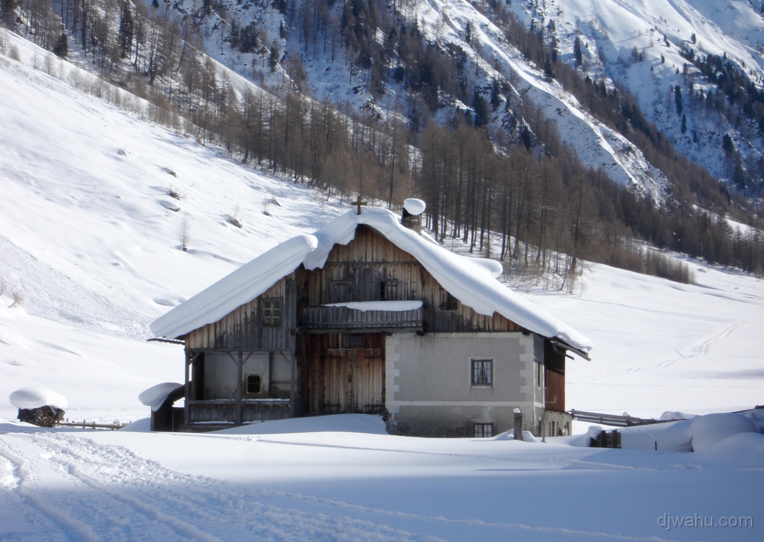 DSC04750-Kasern-Haus-Schnee-20060216.JPG